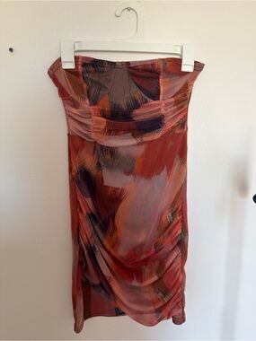PrettyLittleThing Strapless Abstract Orange-Red Ruched Dress